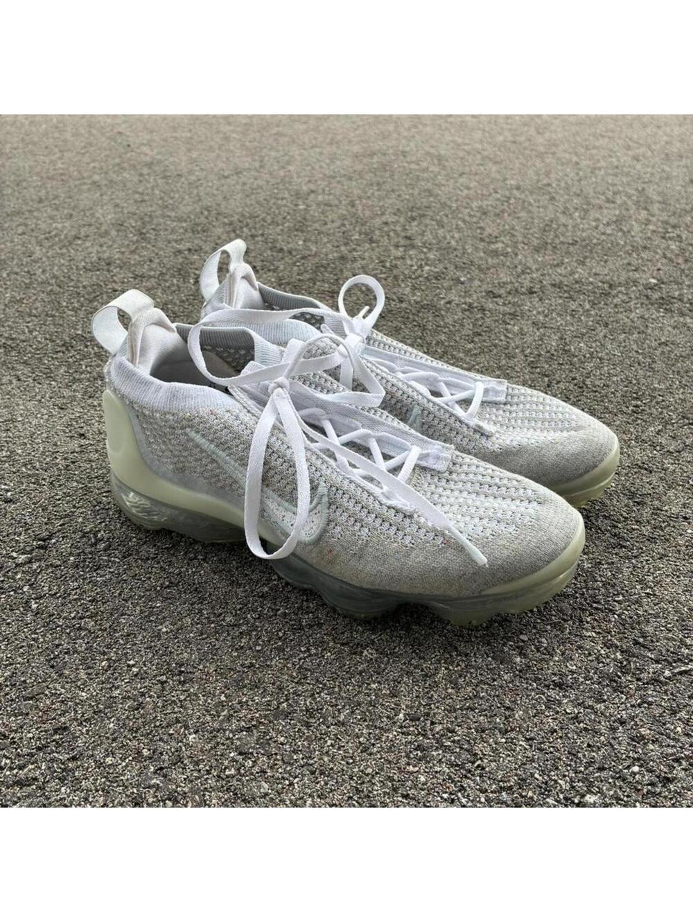 Nike Women's White and Grey Trainer